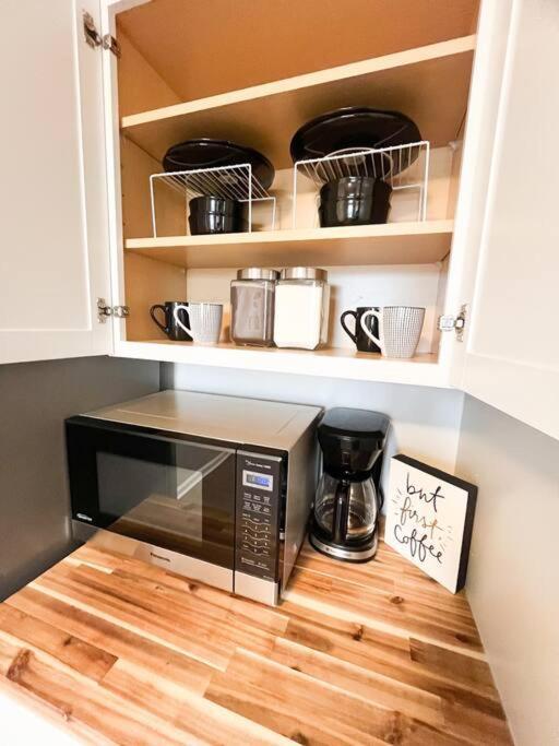 The Gateway: Entire Apartment 7 Mins From Airport 클리블랜드 외부 사진